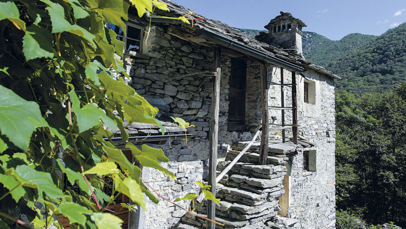 Intragna-Loco Mule Path